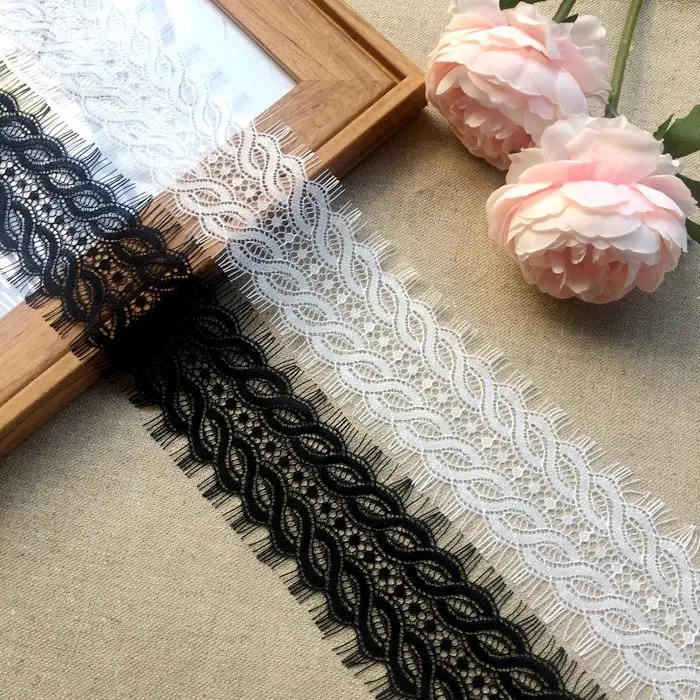 

6 m / pack new fine bilateral straight eyelash lace embroidery lace fabric shoulder strap belt accessories width 6CM ss81