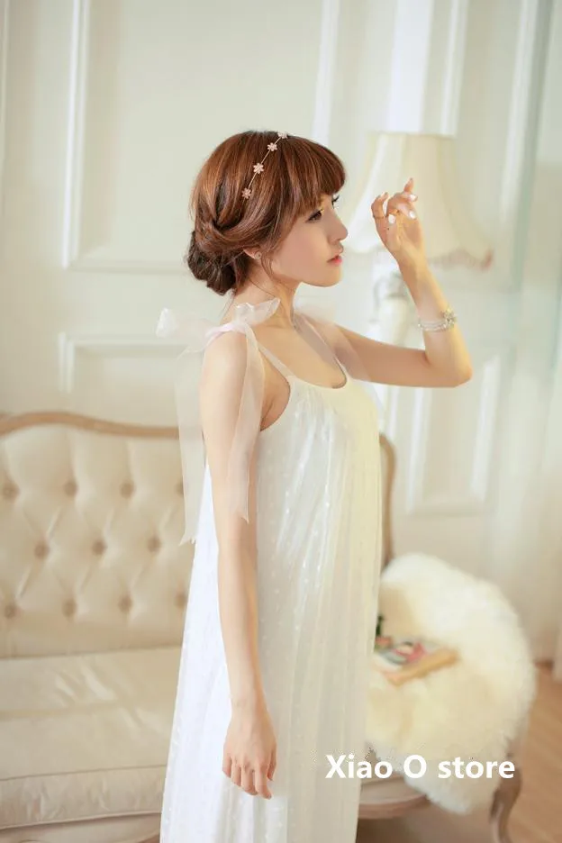 Ночная рубашка кружевная на тонких бретельках красивая белая ночная сексуальное