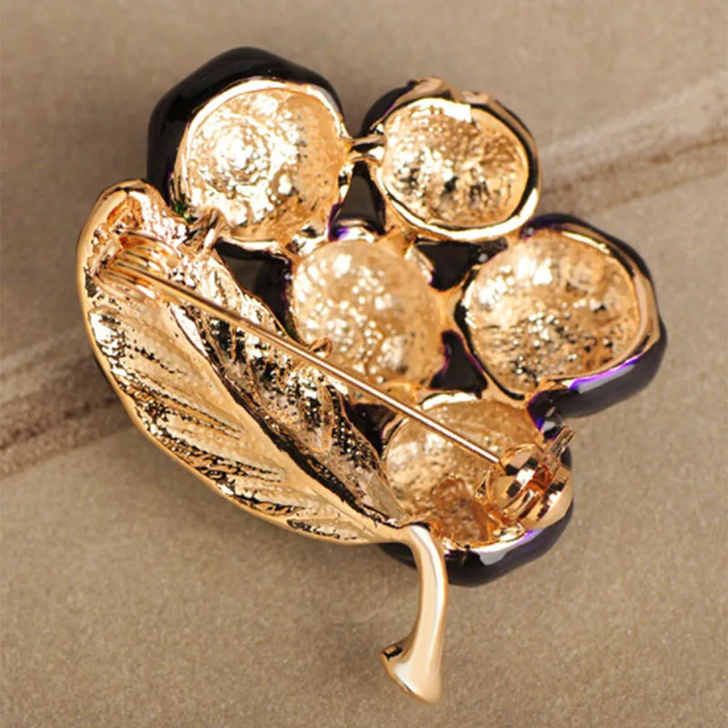 Темно-синяя эмалированная брошь в форме черники женские подарки броши с фруктами