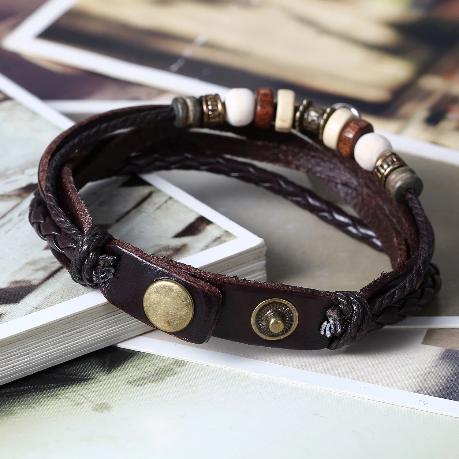 Мужской браслет ручной работы BONISKISS многоуровневый кожаный с подвесками для