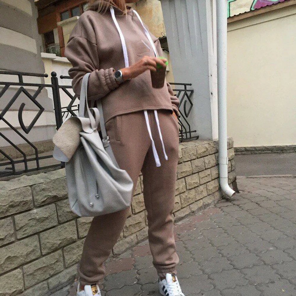 Женский красный спортивный костюм комплект из двух предметов Модный