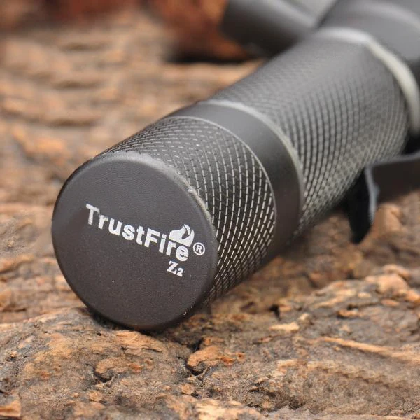 Trustfire Z2 CREE XP-E R3 светодиодный светильник-вспышка 5 режимов 280 люменов белый светильник мини-фонарь Магнитный хвост перезаряжаемый аккумулятор 1*14500