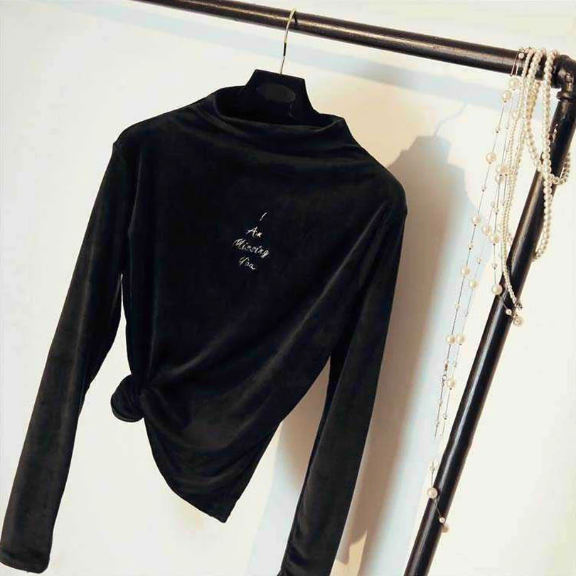 2017 Autumn Winter Women Clothes Black and White Long Sleeve Solid Shirts Fashion O Neck Velvet Tops Letter Female |