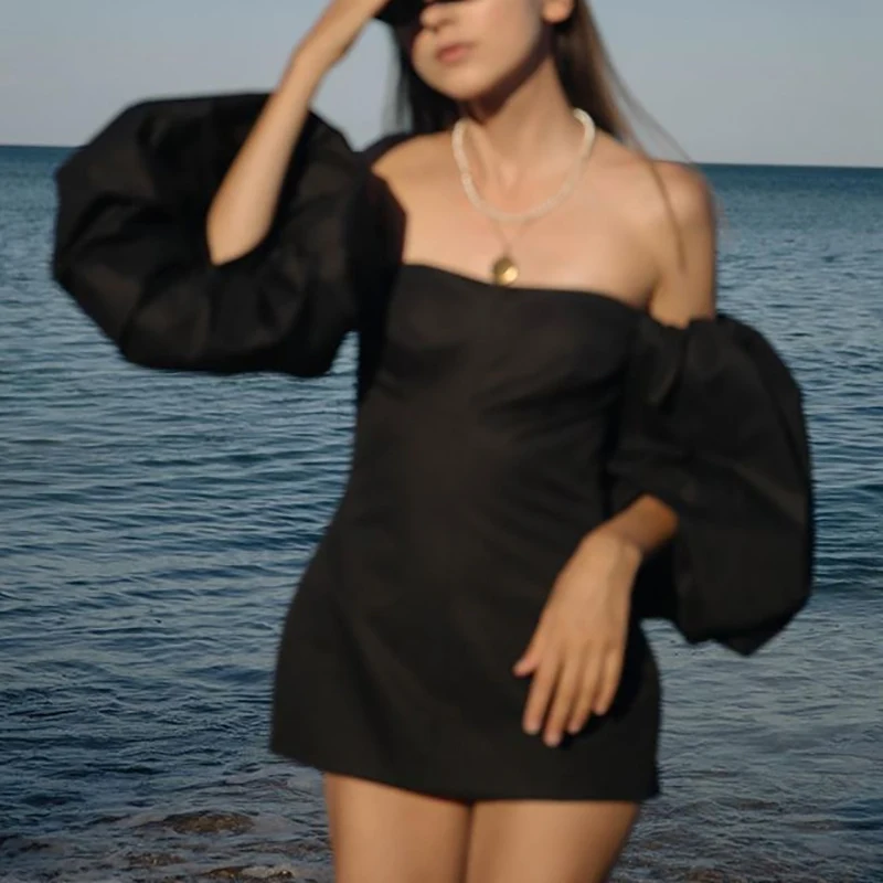 TWOTWINSTYLE сексуальное однотонное женское платье с открытыми плечами и рукавами-фонариками, приталенное мини-платье с высокой талией, Женская мода, летняя Новинка