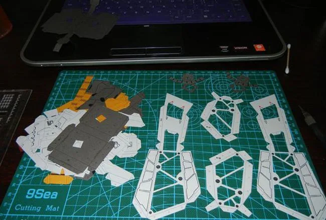 Новый бумаги Gundam модель 65 см высотой MBF P02 заблуждение красная рамка ( мг ver. ) 1:32