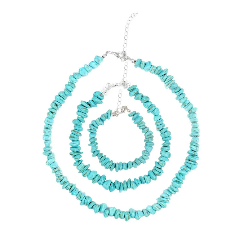 Женское колье чокер с натуральным зеленым камнем и кристаллами золотой