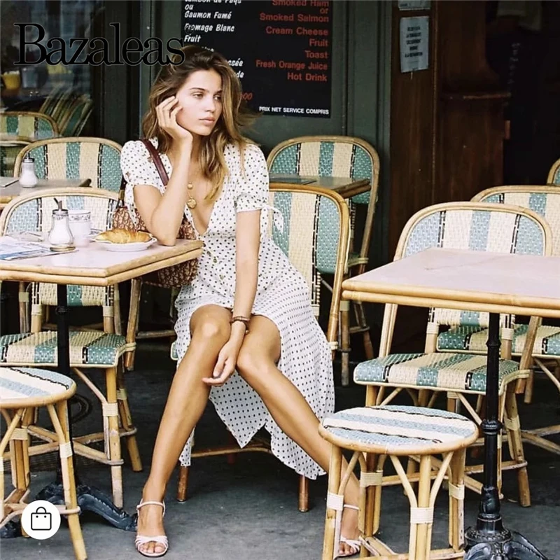 Летнее праздничное платье с глубоким v-образным вырезом и принтом в горошек