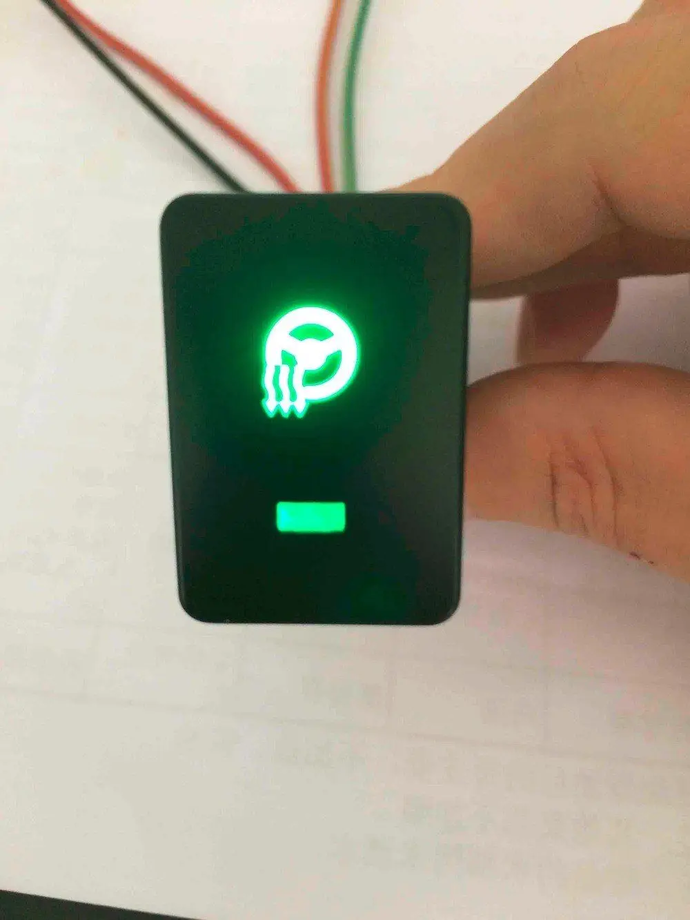 GREEN LED COLOR 12 V-24 V автомобиль рулевое колесо нагрева кнопочный переключатель автомобильный Самостоятельная Блокировка кулисный переключатель кнопка для Toyotaa новинка - Цвет: GREEN LED COLOR
