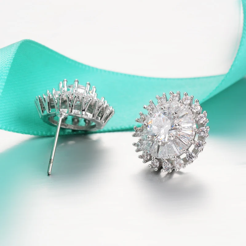 Белый золотой цвет сверкающие серьги гвоздики заполнены Круглый ААА Циркон