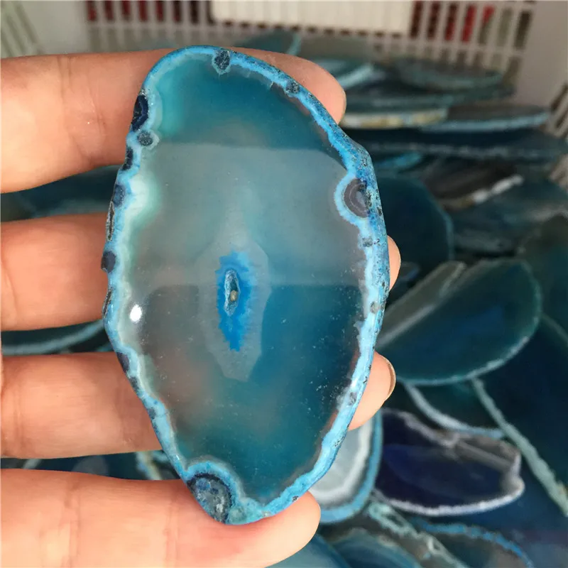 Натуральный Agate фрагмент жеоды голубой полированный кристалл бразильский