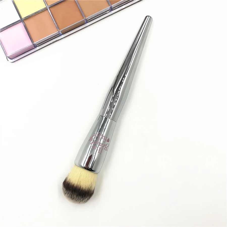 Live Beauty #227 угловая кисть для румян Серебряная It Cosmetics #206 круглые буферные кисти