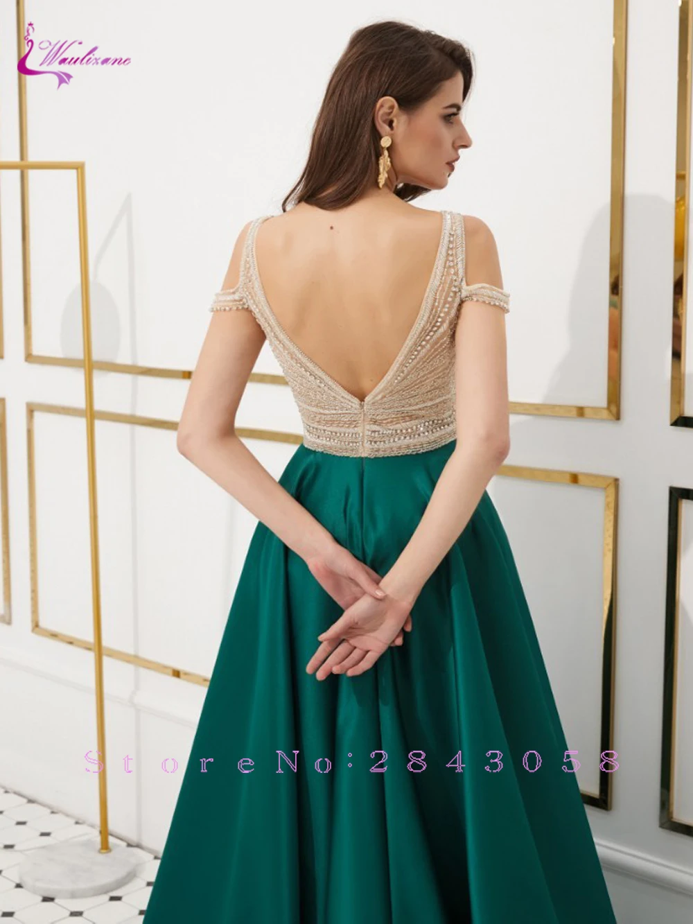 Пикантные вечерние платья с V-образным вырезом трапециевидного силуэта