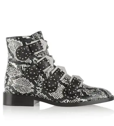 Женские кожаные ботильоны с пряжкой и шипами женские ботинки В рыцарском стиле