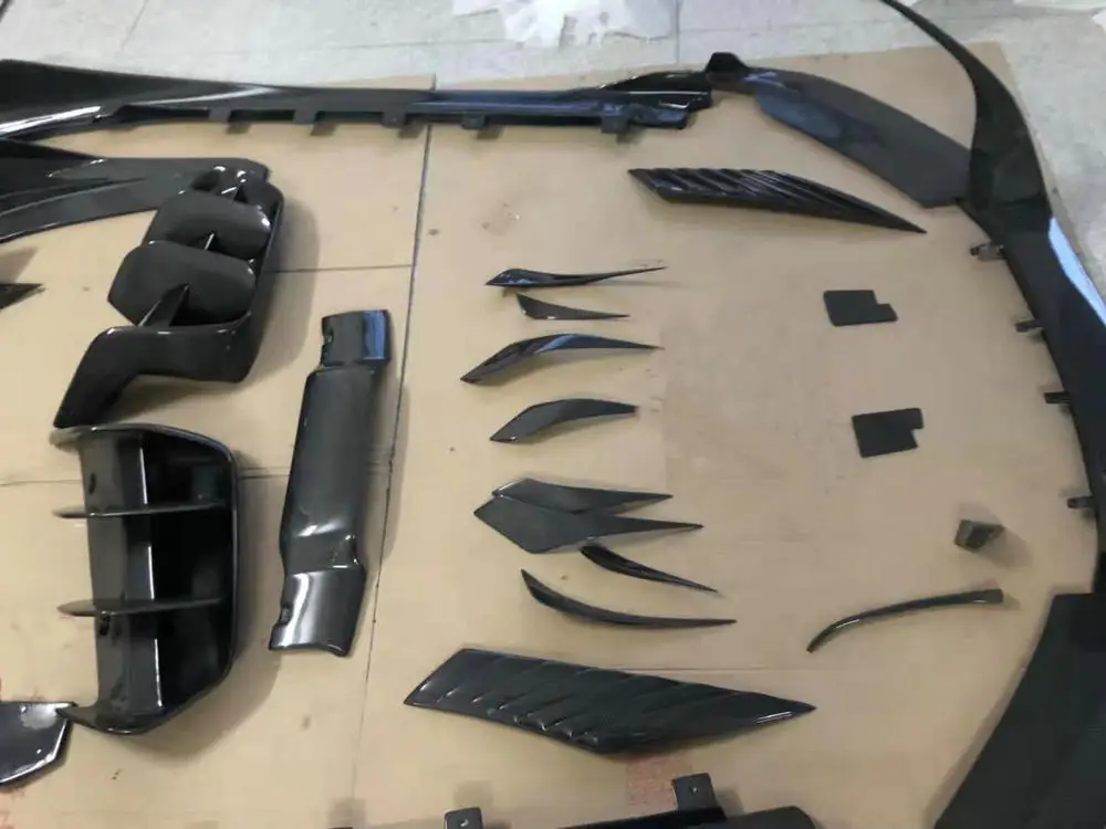 Комплект кузова из углеродного волокна I8 передняя губа задний спойлер боковые