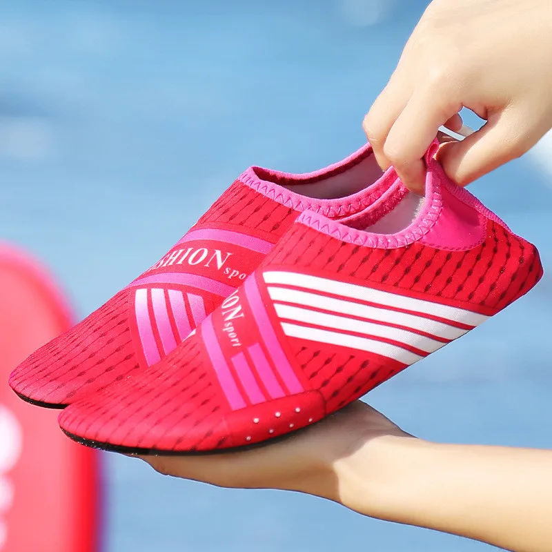 Мужские дышащие пляжные сандалии на плоской подошве летняя мягкая мужская