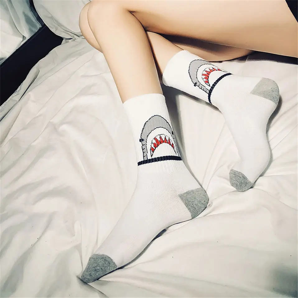 

Men Casual Cotton Socks Cartoon Shark Fashion Hip Hop Style New Women Socks Skateboard Sporty Korea Animal Student Funny Sox