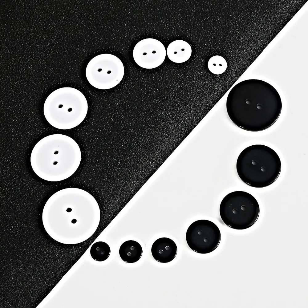 пуговицы бело черные. (4 прокола) черная (шт). пуговицы черные и белые. пуговицы панда. пуговицы в стиле шанель.