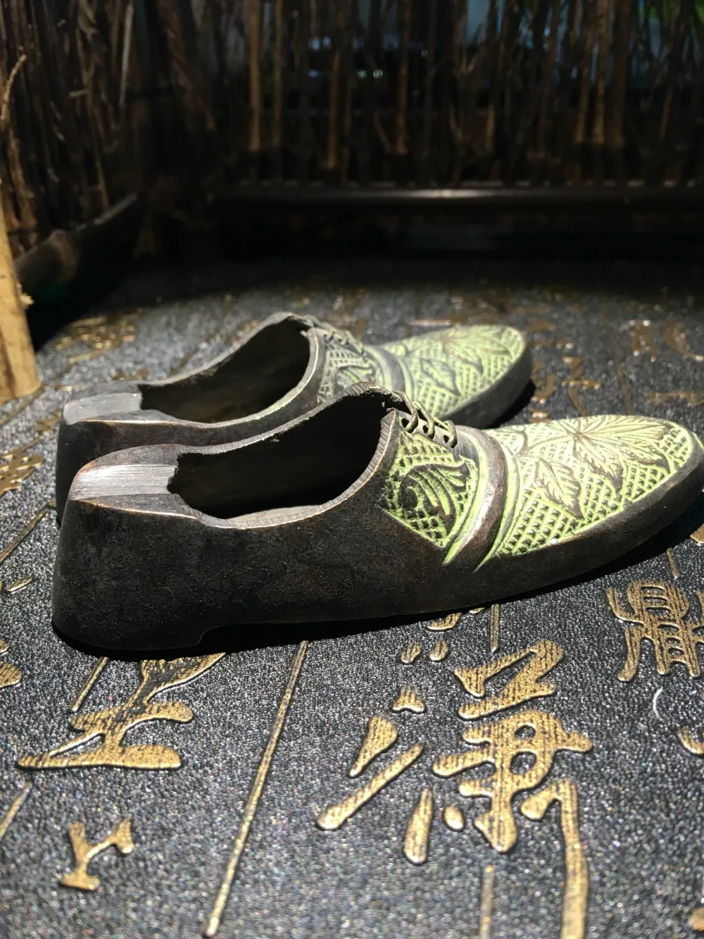 Коллекция красивых скульптур бронза большая медная обувь медные пепельницы