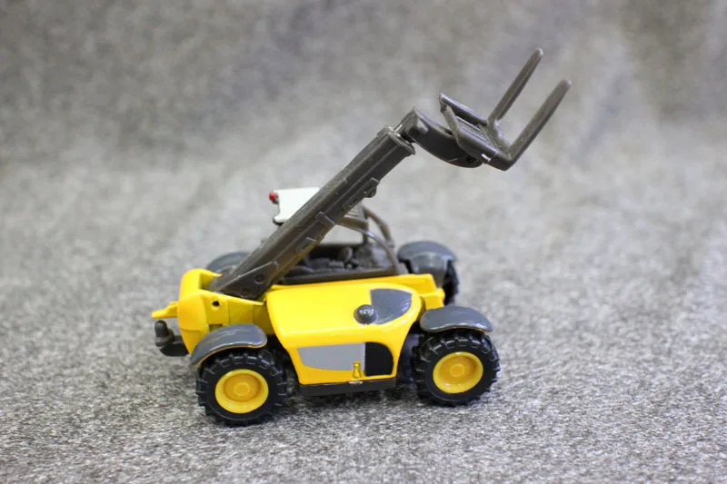 Гигантская Лопата для экскаватора из литого металлического сплава 1:64 |
