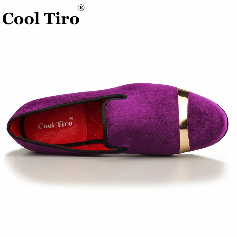 Классная бархатная Мужская обувь TIRO фиолетовые велюровые лоферы слиперы золотые