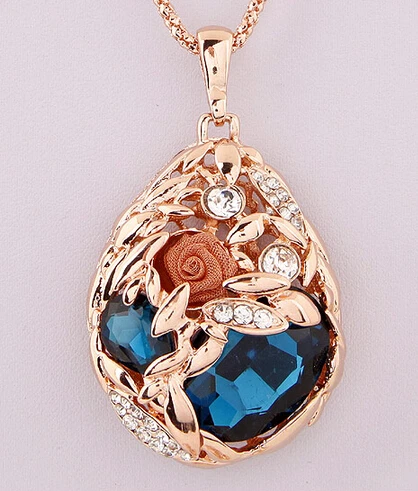 Женское длинное ожерелье с золотыми кристаллами Массивное колье подвеской в