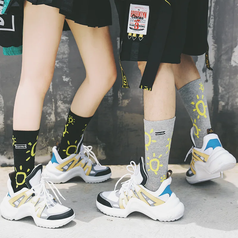 

New men and women cotton Harajuku sun pattern black sports hip hop street fashion cool running hip-hop couple skateboard socks
