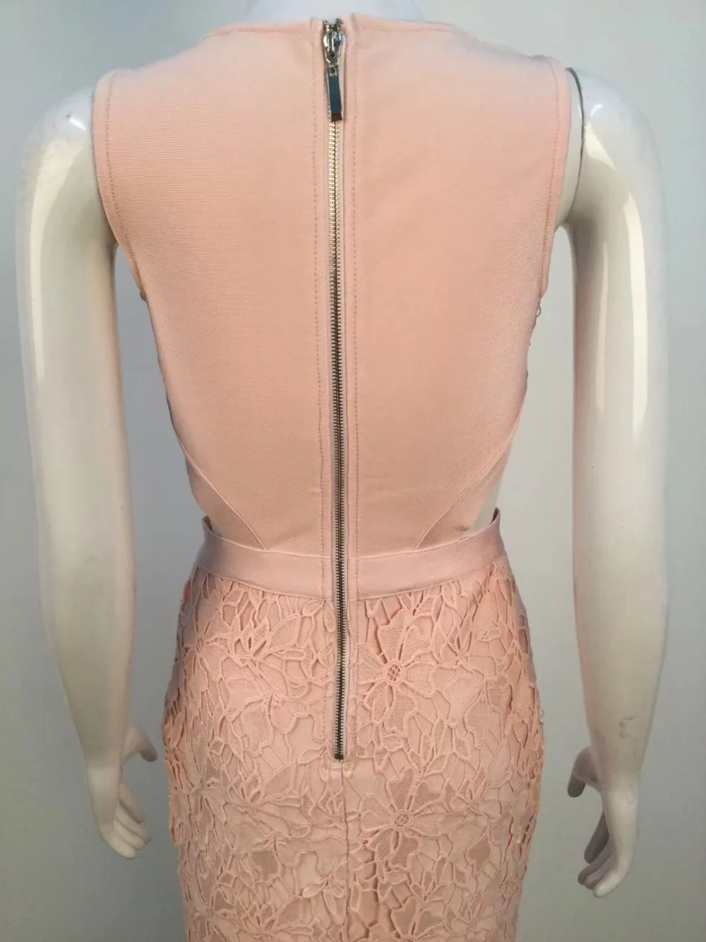 

Sleeveless Pink Lace keyhole Mid-Calf o neck cut out BODYCON Celebrity Party Bandage Dress vestidos fashion High Quality 2018
