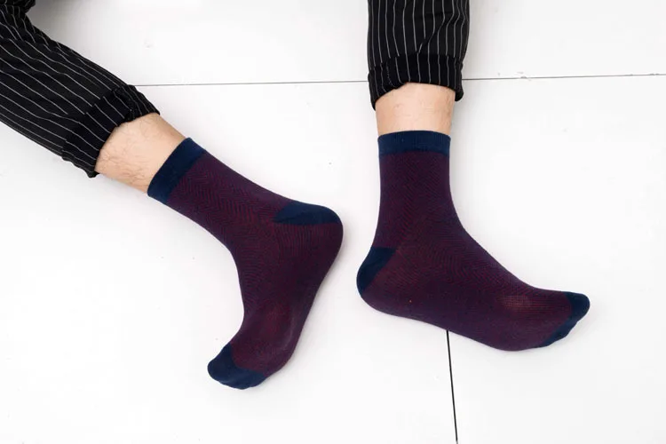 PEONFLY men Cotton Man Day Single New Resist Rise The Ball Thin Strips Grain Business Affairs Leisure Male Socks odd future
