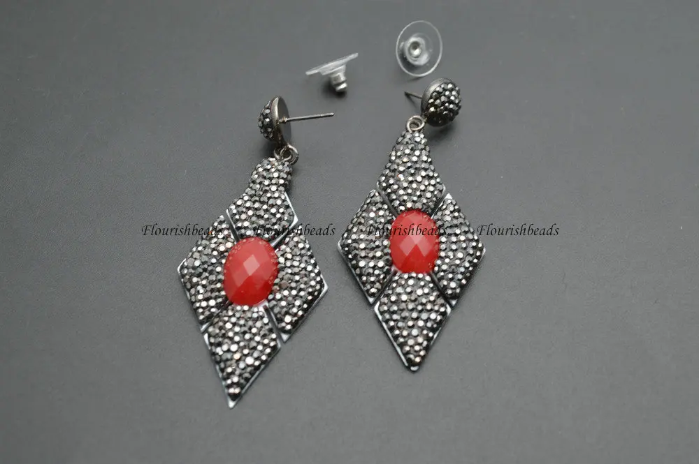 Серьги подвески с красным камнем на белом корпусе в форме ромба|earrings fashion|black