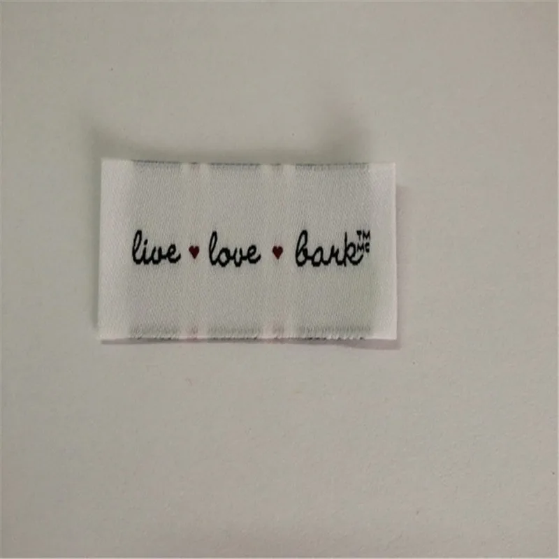 

Custom Brand High Defenition Garment Labels /white Background Woven Labels for Clothings