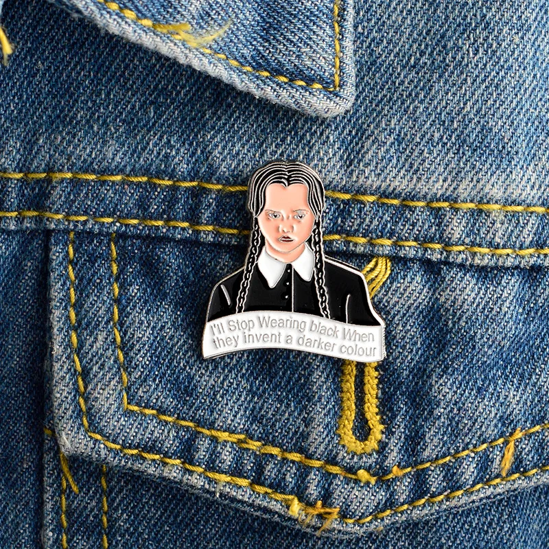 MINGQI Addams Family Inspired эмалированные Броши темного цвета в среду креативные значки