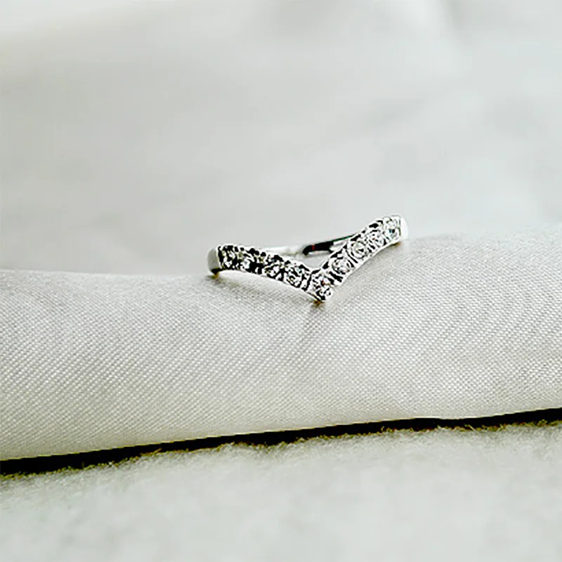 Золотистое серебряное кольцо в форме сердца стразы кубический цирконий