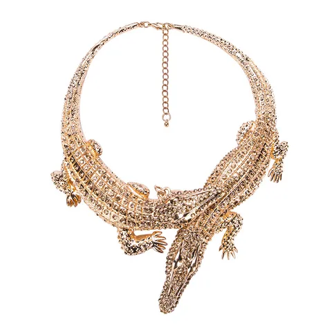 Массивное женское ожерелье из крокодиловой кожи с кристаллами
