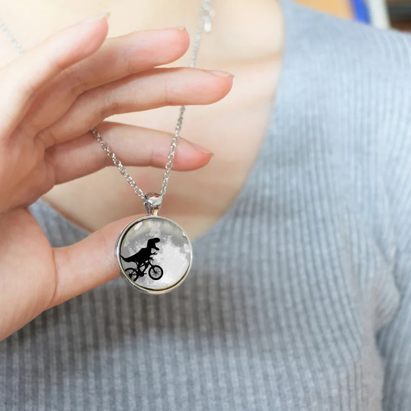 Винтажное ожерелье подвеска в виде мотоцикла с динозавром 1 шт.|vintage necklace|necklace