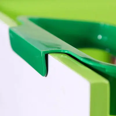 Лучшая цена цвет случайный подвесной держатель для мусорных мешков вешалка