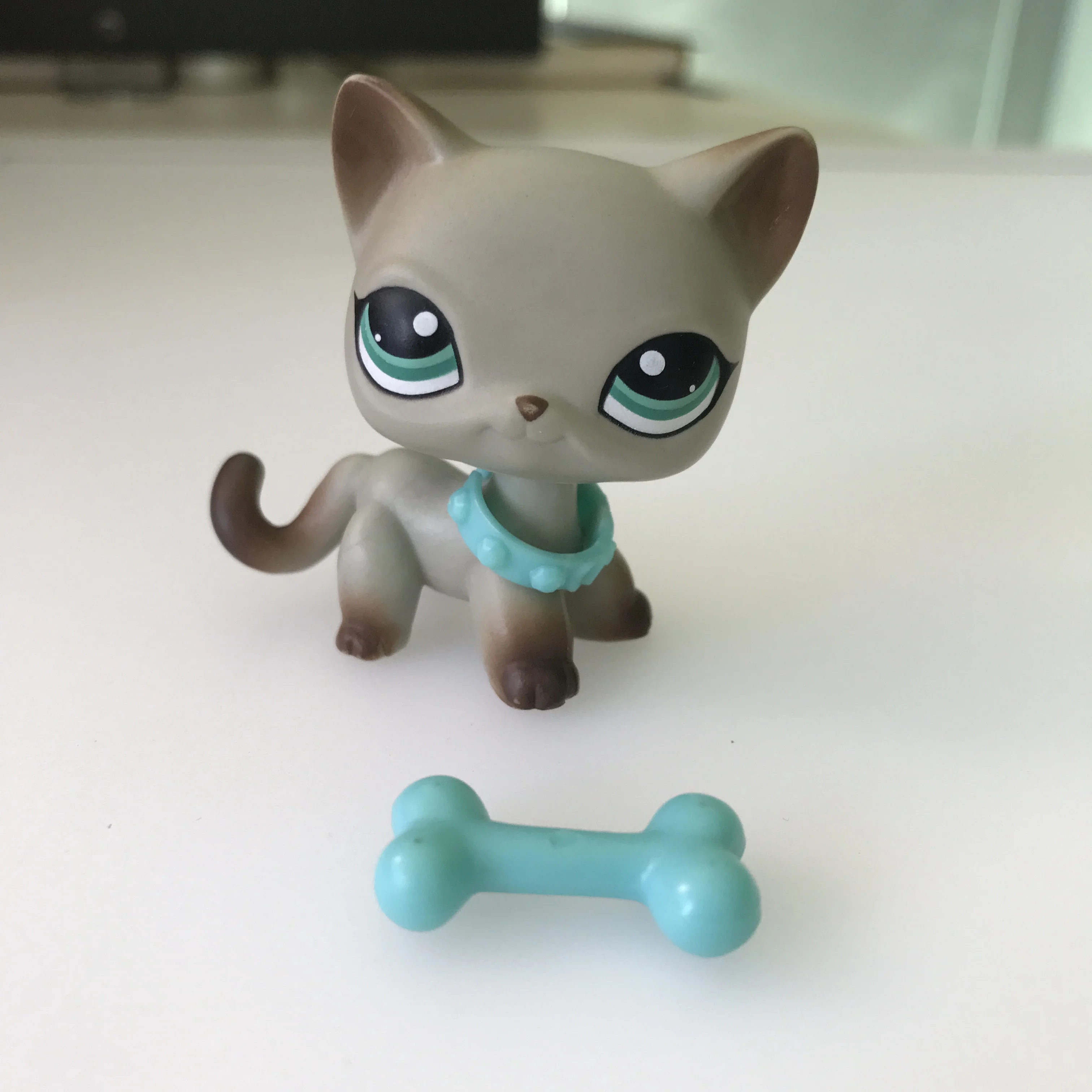 2 Действительно Редкие pet shop мини игрушки Действие стоячая коллекция коротких волос кошка белый розовый черный оранжевый тигр кошка и собака подарки - Цвет: 2