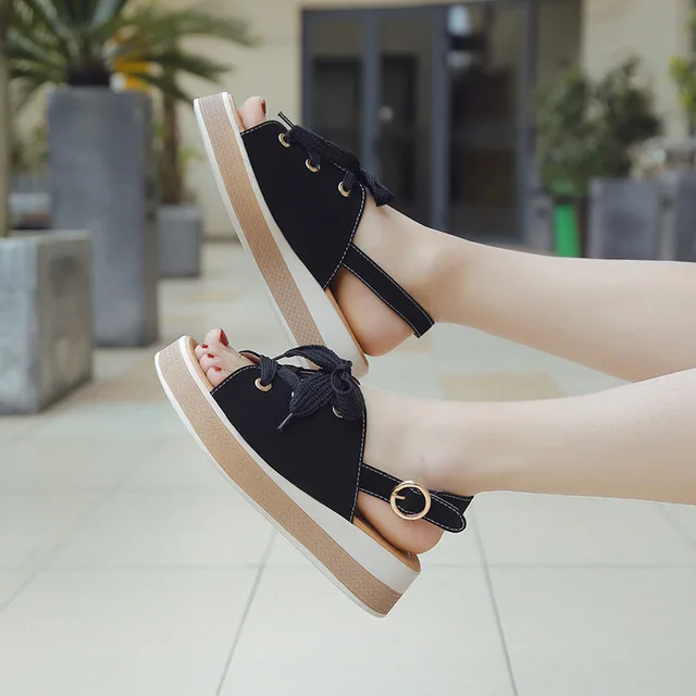 Женские модные повседневные сандалии-гладиаторы на танкетке с открытым носком