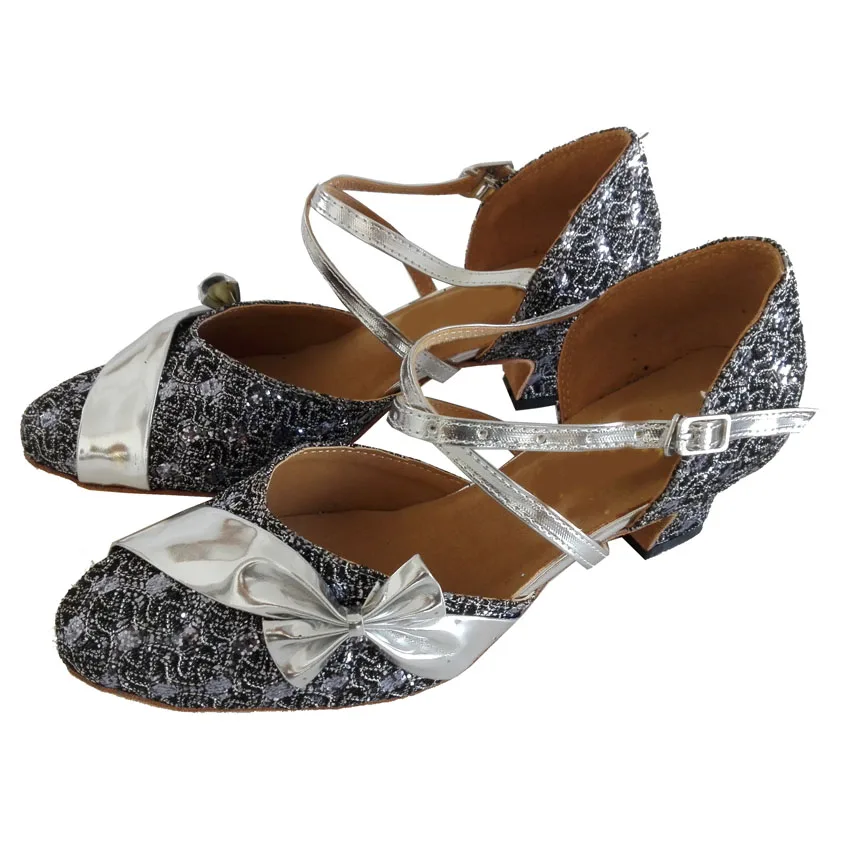 Женские Серебристые блестящие туфли на каблуке с закрытым носком для