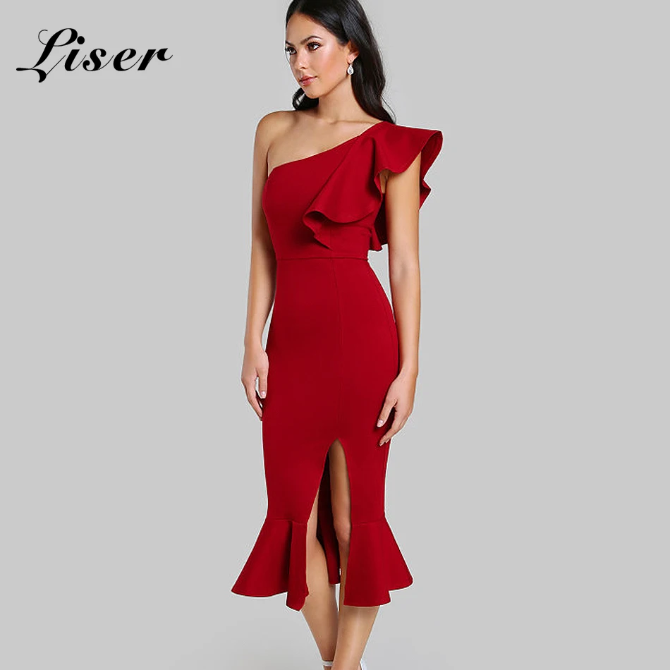 Женское платье без бретелек с оборками вечернее облегающее черное или красное