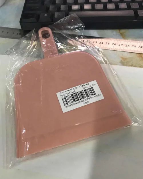 pink practical Durable And Cheap Mini Desktop Sweep Cleaning Brush Keyboard Brush Desktop Sweep Two-Piece Set Small Broom Dustpan Set - Цвет: pink