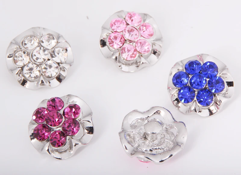 

Модные очаровательные Красочные Стразы, цветы, 18 мм, кнопки, подходят для браслета, ювелирные изделия, опт KZ1181