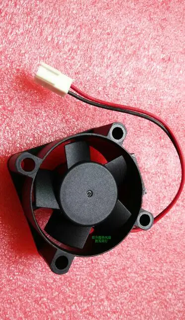 Оригинальный 4020 DC5V 1,0 W 40*40*20mm KD0504PKB2 2 проводной переключатель 4 см охлаждающий вентилятор