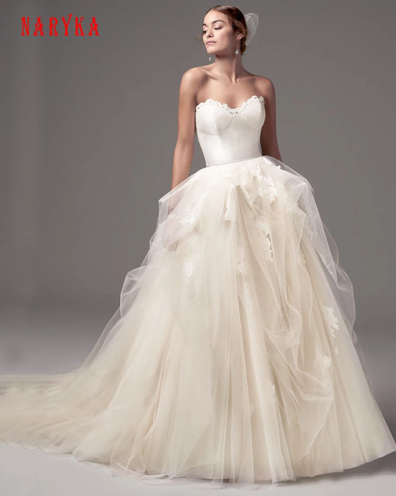 Naryka Сексуальная Спинки 2017 Новое Прибытие Очаровательная С Плеча Бальное платье