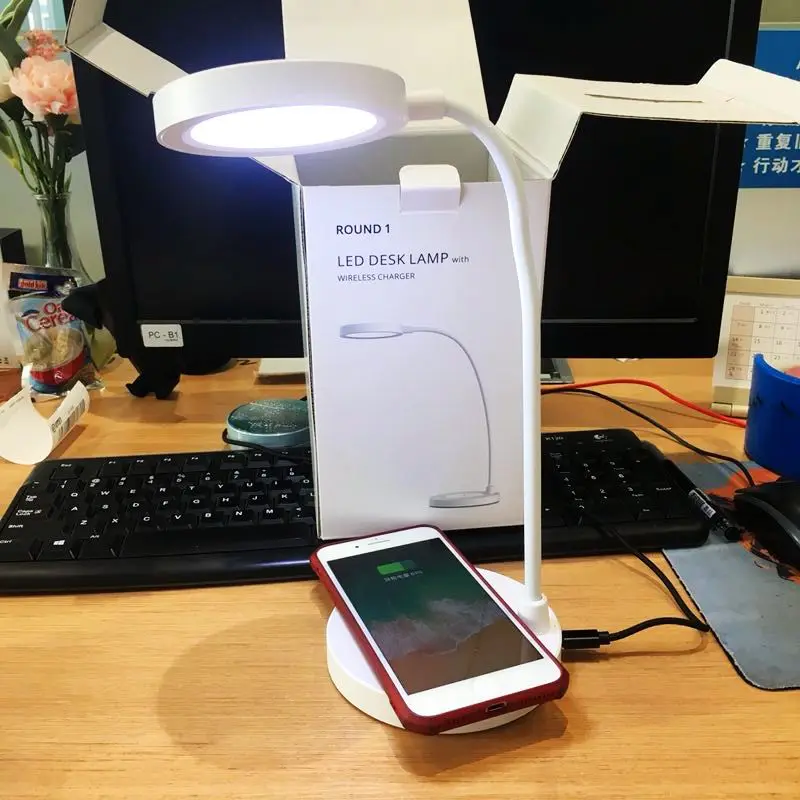 Новейшая Гибкая Настольная лампа USB, светодиодная настольная лампа, складной, защищенный глаз, книжный светильник Qi, Беспроводная зарядка для мобильного телефона
