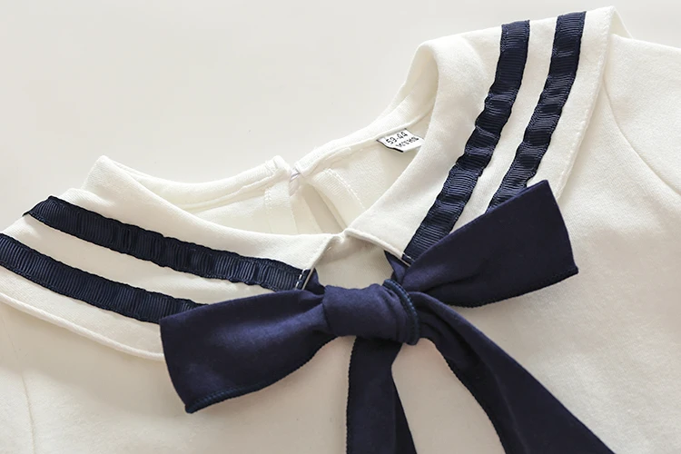 Весенняя одежда белого и темно синего цвета для новорожденных девочек возрастом