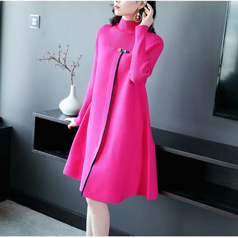 Женское трикотажное платье свитер длинное карамельных цветов с круглым вырезом