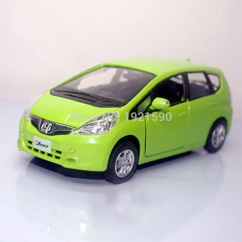 Совершенно новая UNI 1/36 масштабная модель автомобиля игрушки HONDA FIT литая под давлением металлическая модель автомобиля для подарка/детей/коллекции