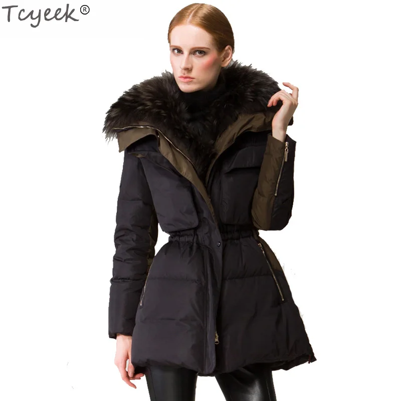 

Женская длинная куртка на 2020 утином пуху Tcyeek, европейская роскошная большая парка с натуральным мехом енота, толстое тонкое женское пальто ...