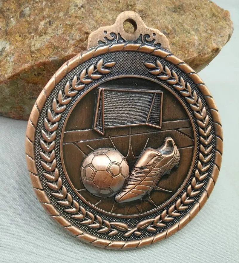 Футбол школьная спортивная медаль цвета: золотистый серебристый движение