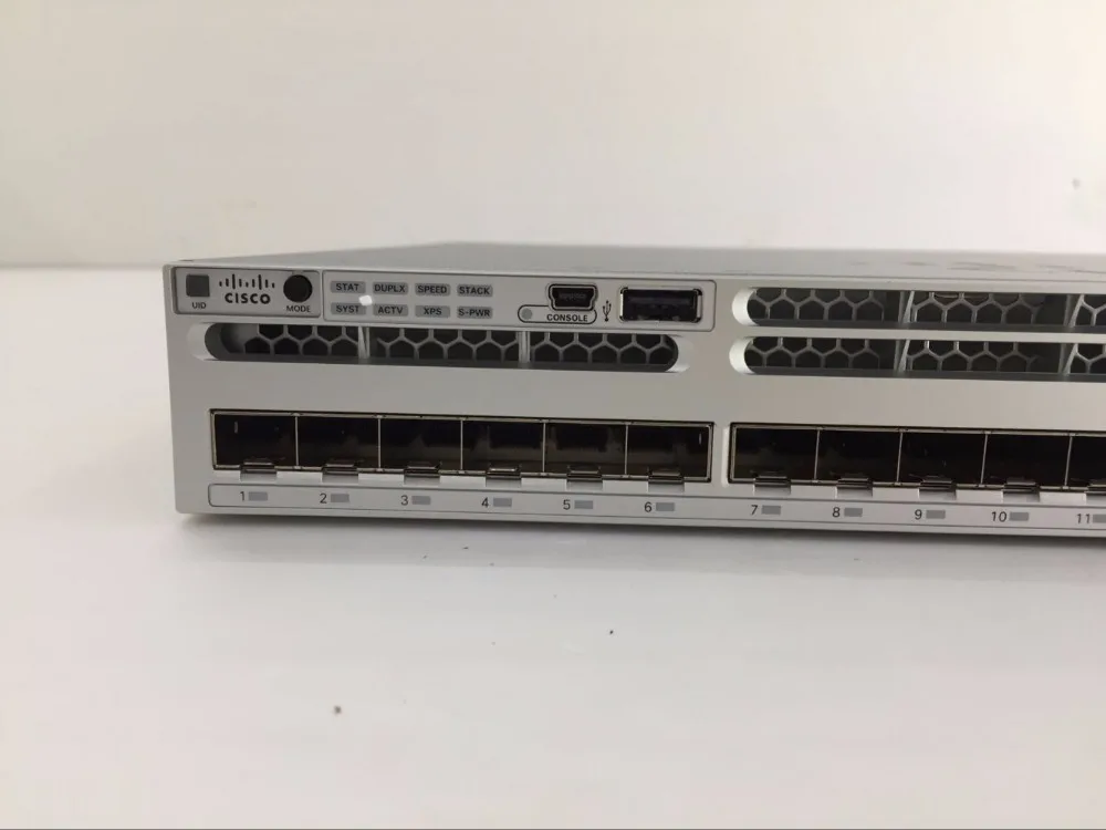 10-гигабитный переключатель WS-C3850-24XS-S Catalyst 3850 24 порта 10G волоконные переключатели |